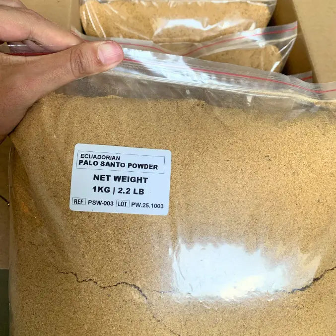Top view of 15kg Palo Santo powder in transparent wholesale bag — export-ready from Ecuador