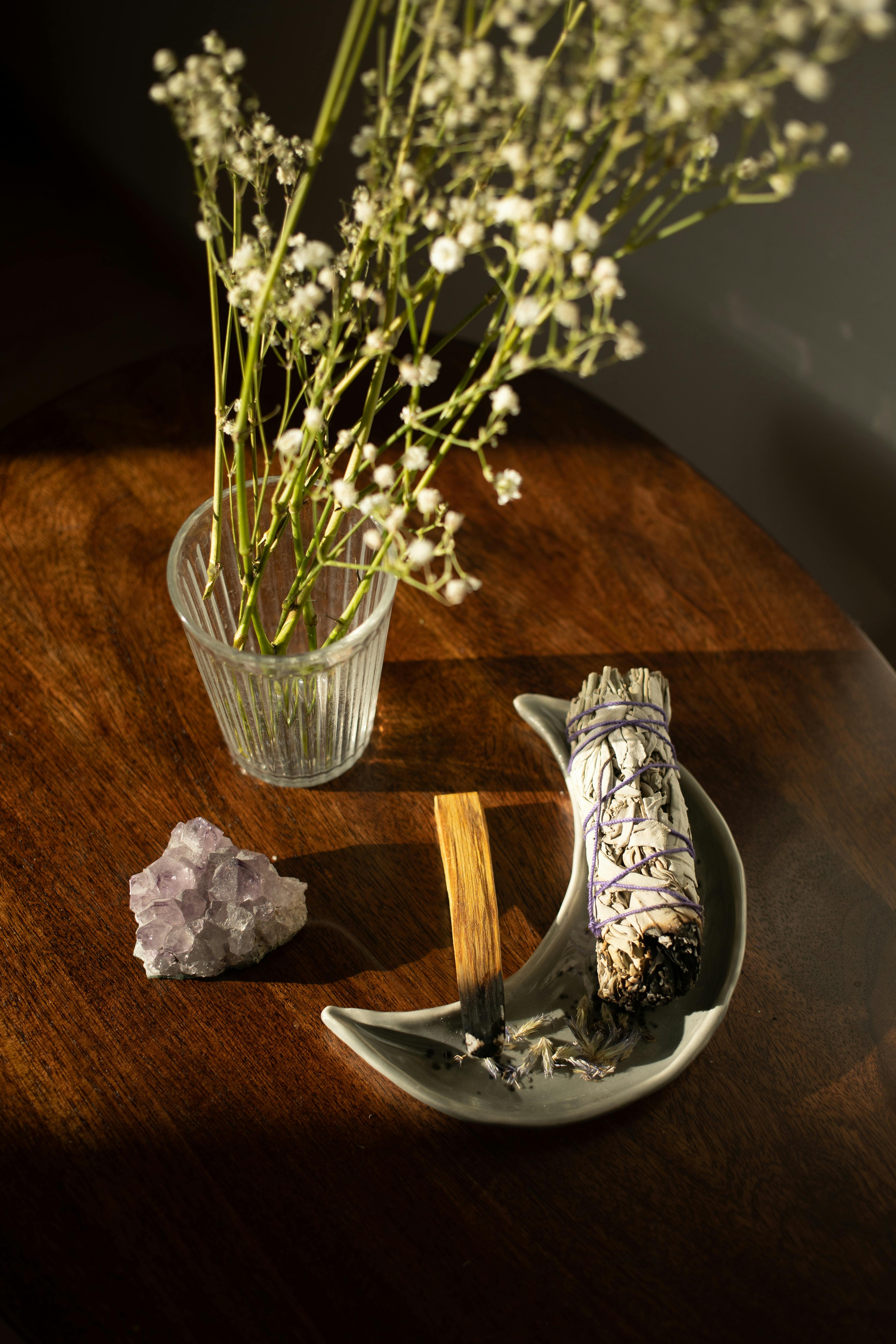 Ecuadorian Palo Santo supplier offering wholesale sticks, powder, and chips for export.